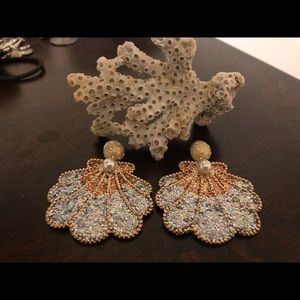 Stunning clam shell earrings!